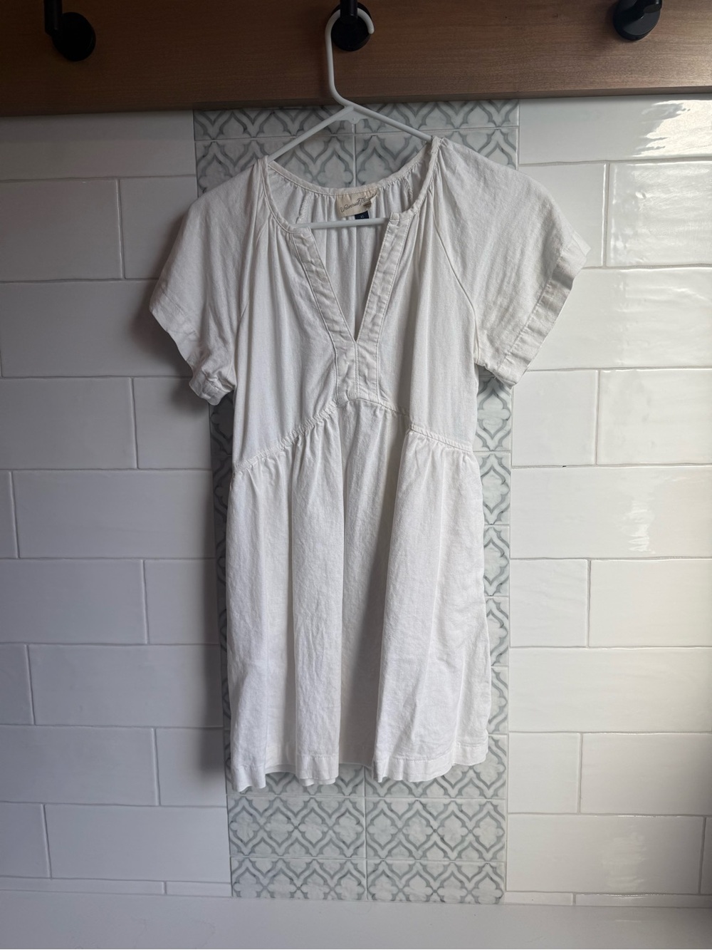 Universal Thread White V-Neck Cotton Tunic